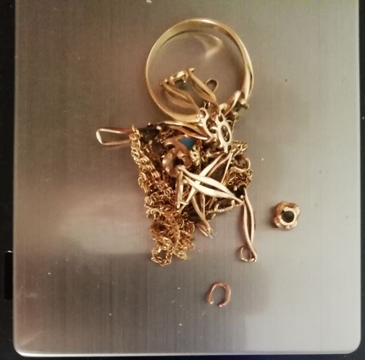 Продам золотой лом.