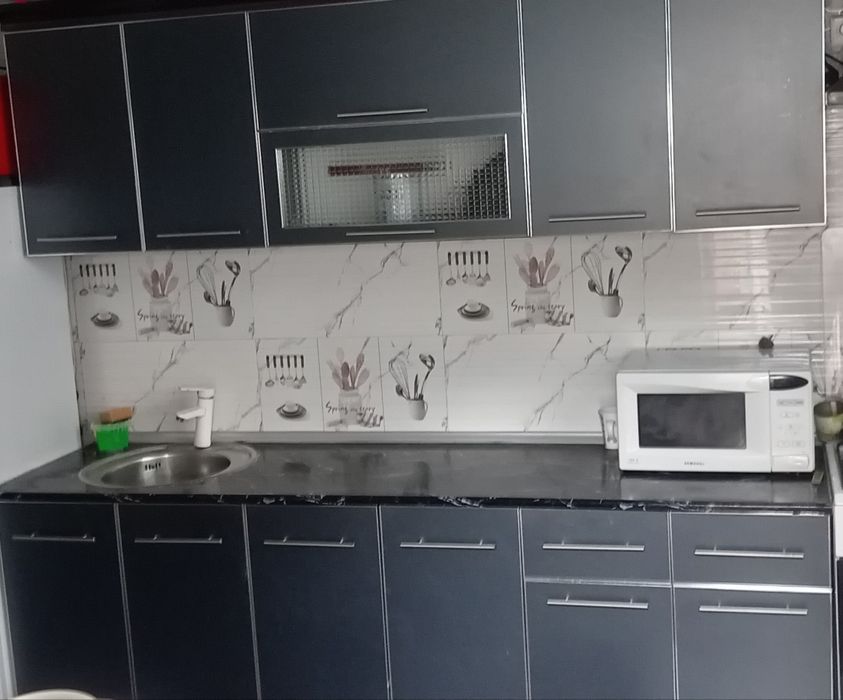 Кухонный мебель сотилади