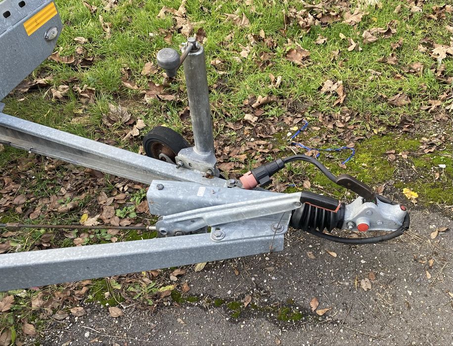 Platforma robusta 2700 kg, an 2019,unic proprietar, putin folosita