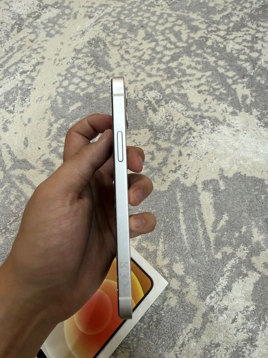 Iphone 12 В хорошем состоянии