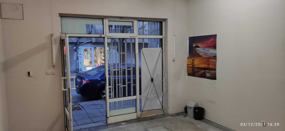 Дава се под наем Магазин в Бургас, Възраждане - 30 кв.м за 350 € - Снимка #4