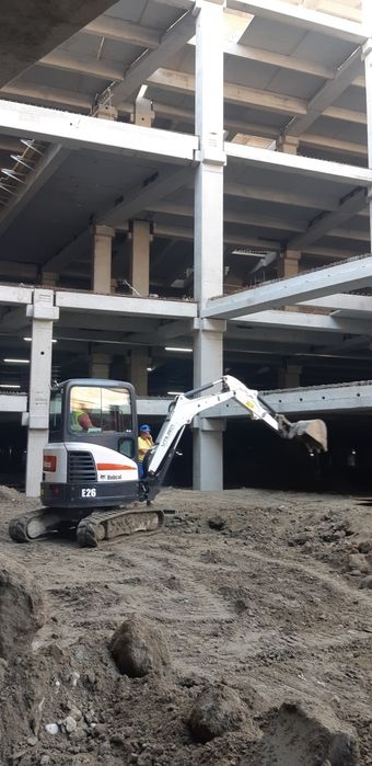 Servicii inchiriere excavator, bobcat, transport basculabil. inchiriat