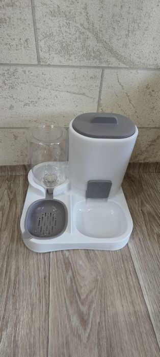 Продам новые кормушки