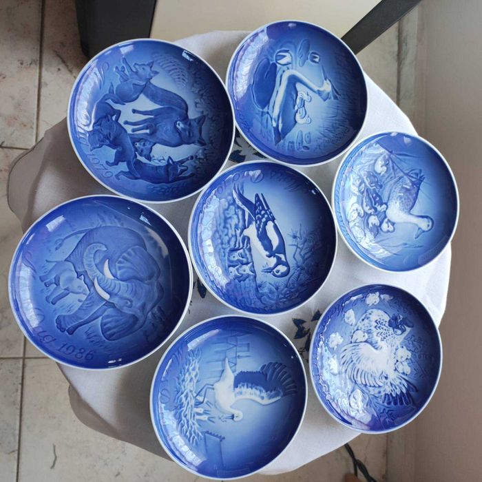 Различни модели колекционерски чинии