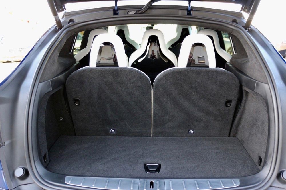 Tesla Model X 90D