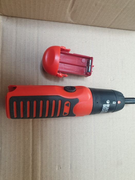 Surubeltina electrica pe baterii AA Black&Decker