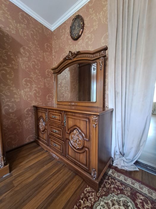 Продаётся спальный гарнитур. Мебель сотилади.