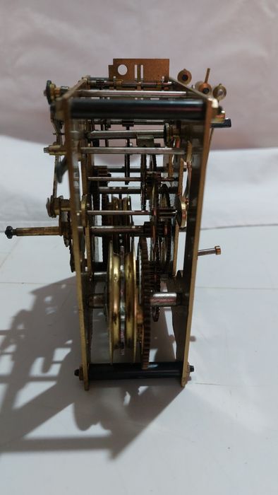 Mecanism ceas cu pendul