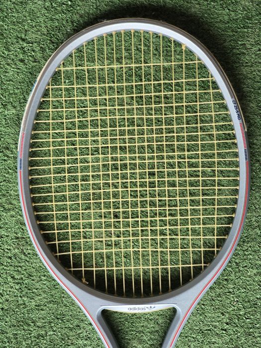 Racheta tenis vintage, semnătura Ivan Lendl