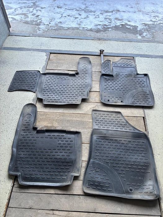 Продам коврики для Kia Sorento