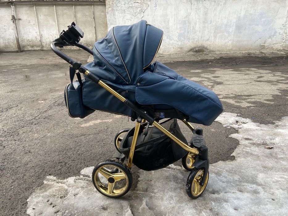 Коляска Adamex 2в1 + автокресло