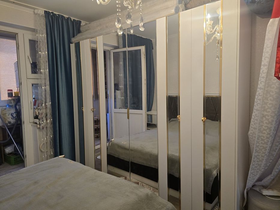 Спальный гарнитур