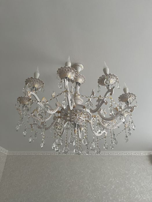 Люстра көлемі улкен