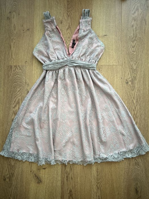 Официални и ежедневни рокли и гащеризони