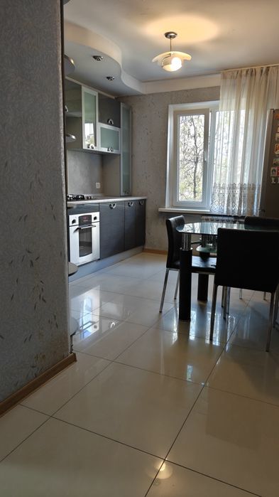 Продам 4х комнатную квартиру