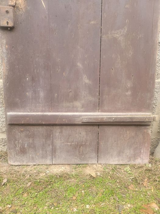 Ușă veche, stare bună