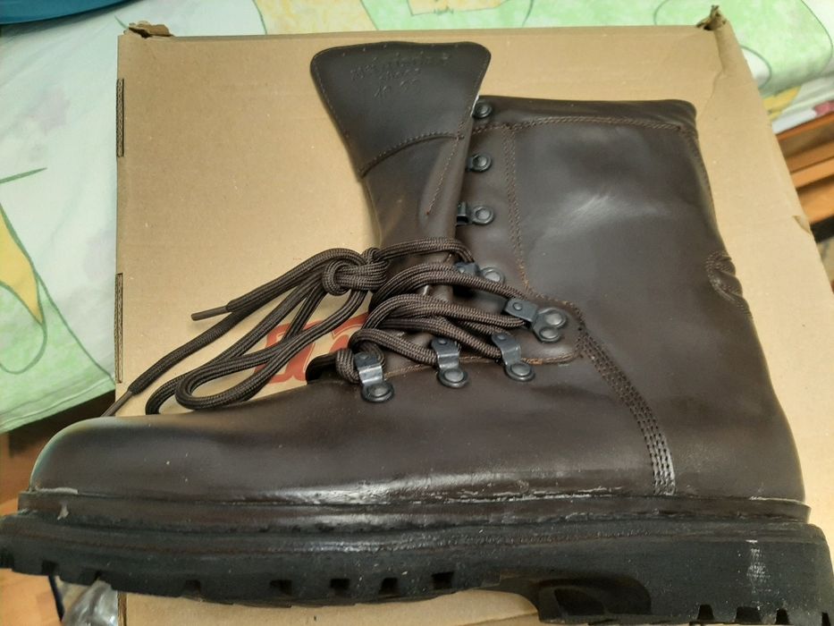 Bocanci piele, maro.