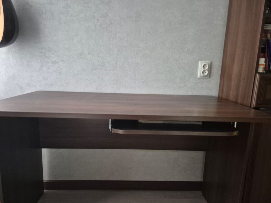 Продам компьютерный стол
