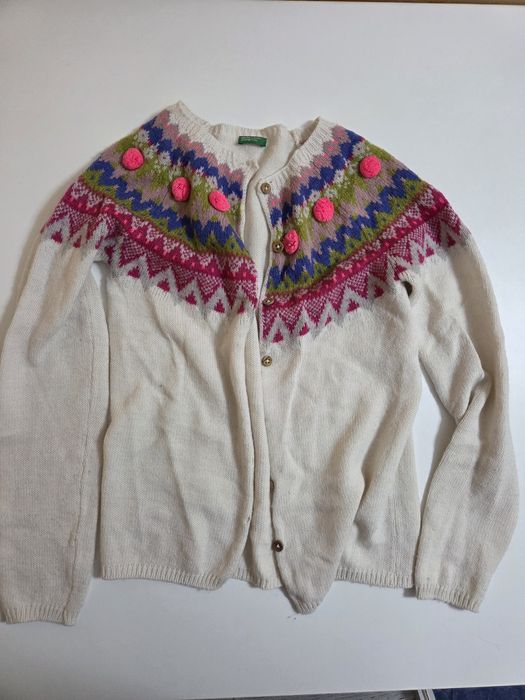 Две женски жилетки