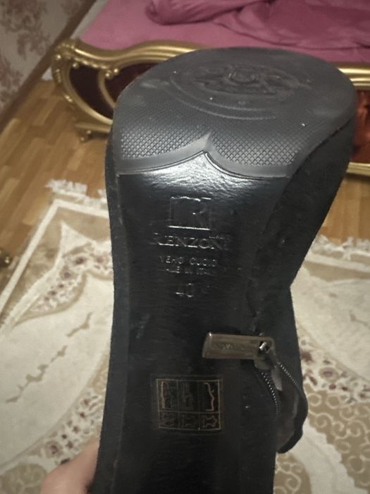 Шикарные сапоги 39 размера