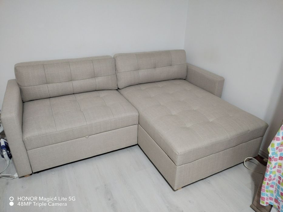 Vând colțar extensibil, mărimea 1,40m pe 2,m  instare foarte bună. Mai multe informații la tel:0751107473