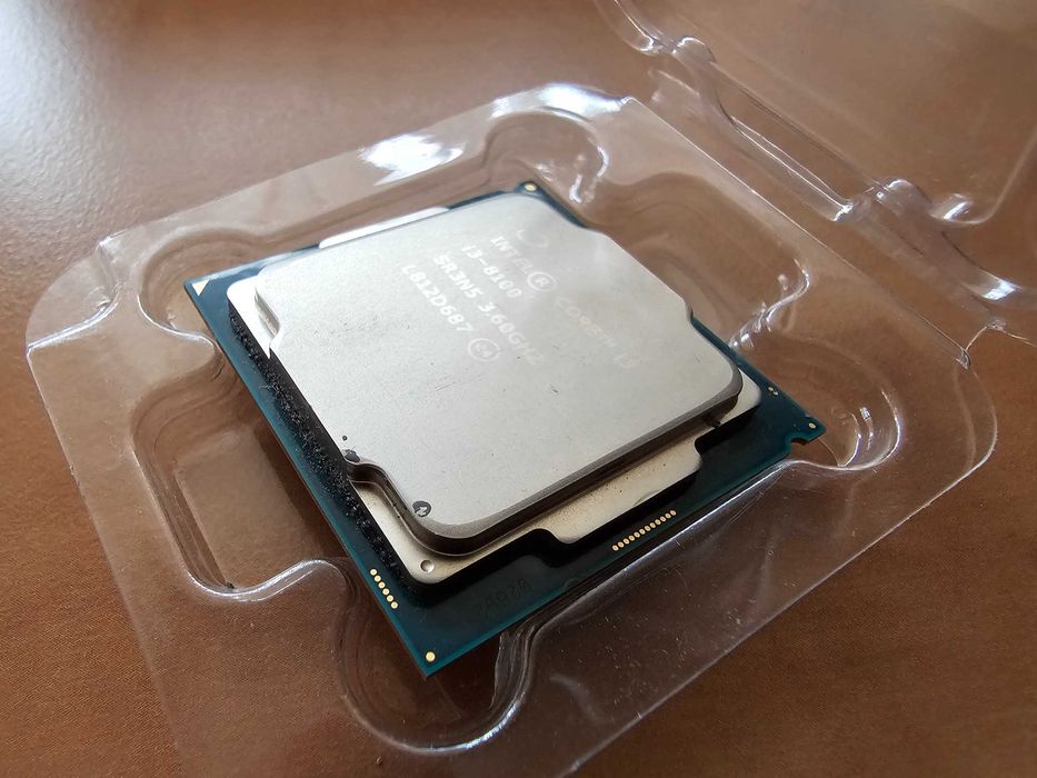 Процессор Intel Core i3-8100