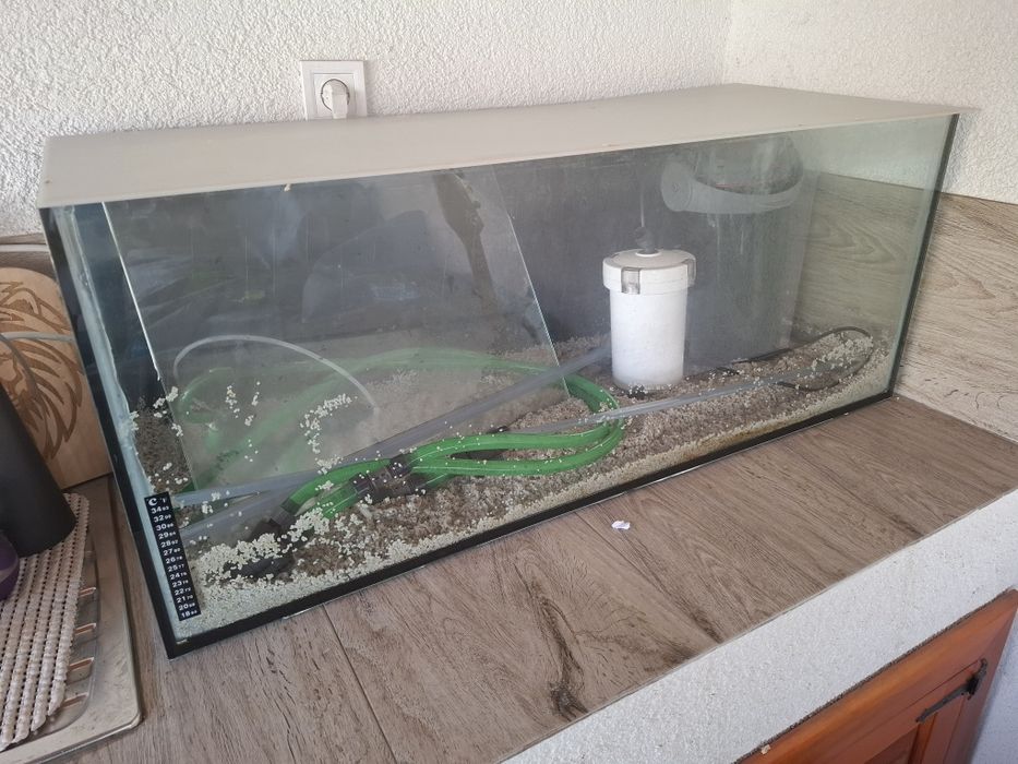 Acvariu complet pentru pesti