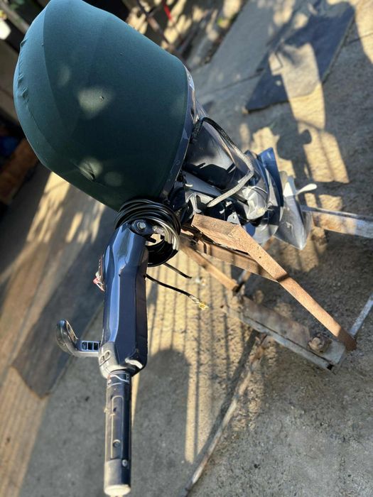 Vand schimb cu ceva mai ieftin Motor de barca yamaha 50hp 4T 2023