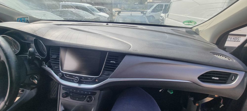Dezmembrez Opel Astra K 2015 - 2021
