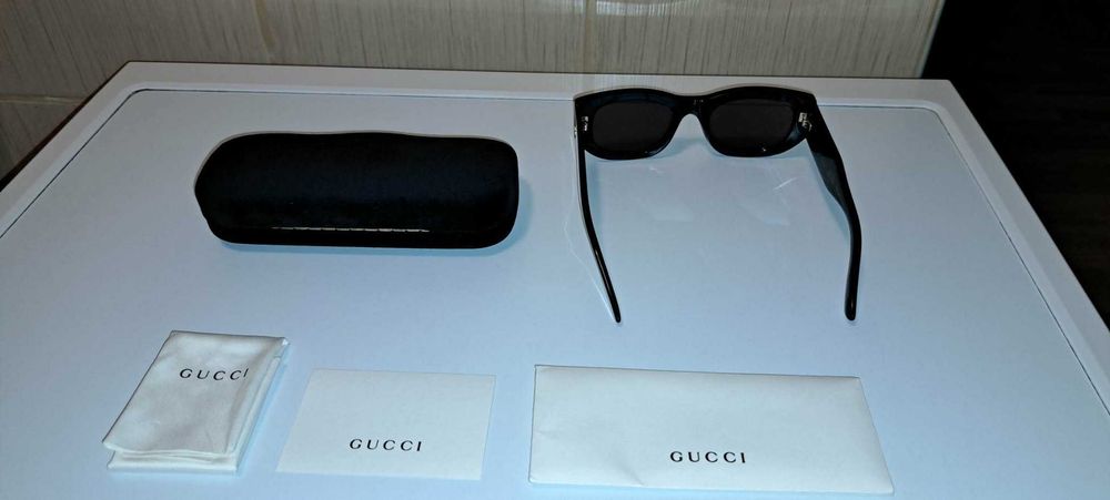 Ochelarii soare de lux Gucci Italia pt Dama produs nou cu eticheta