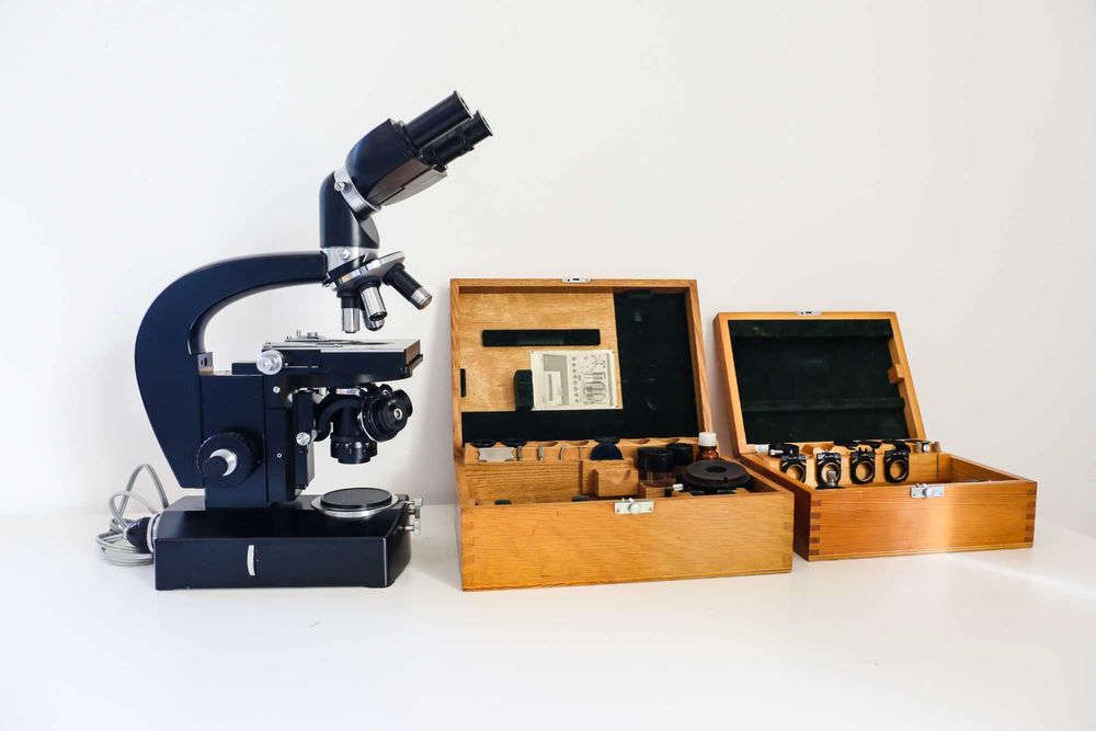 Бинокулярен Микроскоп Carl zeiss jena