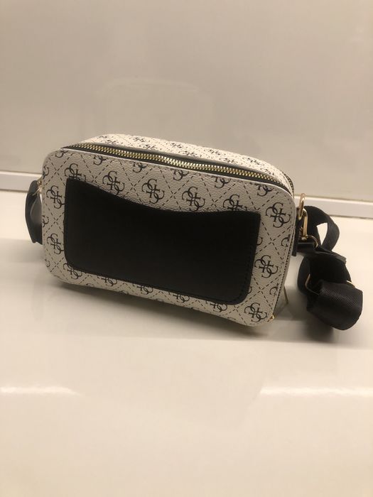 Дамска чанта Guess