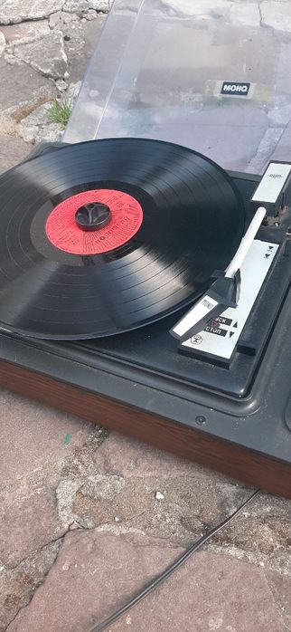 Грамофон в работещо състояние