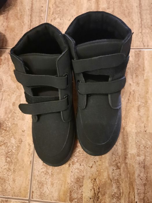 Lot încălțăminte măsură 36, majoritatea noi