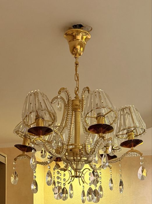 Продам люстру хрустальную