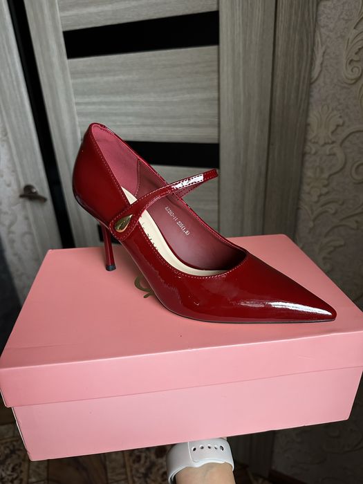 Туфли на каблуках