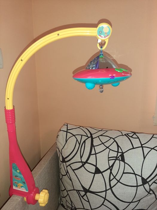 Въртележка за бебешко легло M-Toys с проектор, Със светлини и звуци