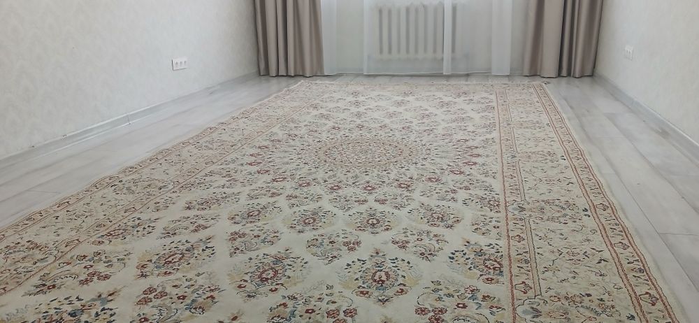 Продам ковёр 5 /2.5 м