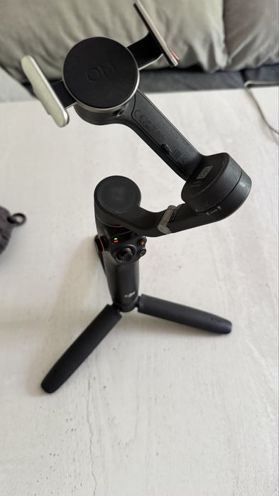 Стабилизатор Стедикам DJI Osmo Mobile 6