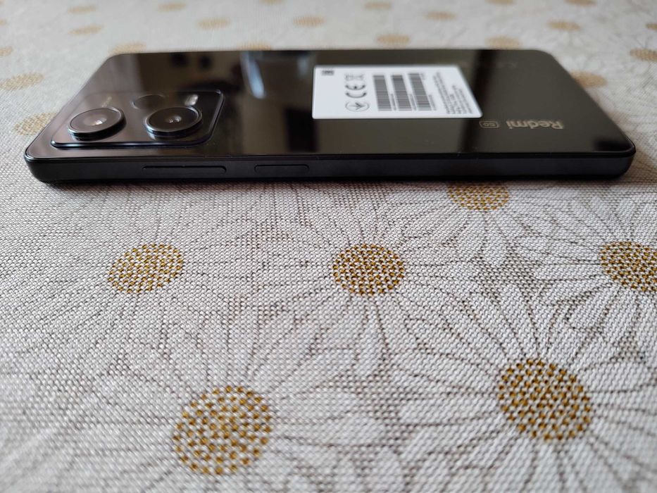 Продавам два телефона-Motorola Edge 30 5G и Redmi Note 12 Pro 5G(продават се и поотделно)