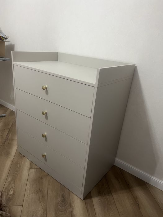 Продам комод и прикроватную тумбу