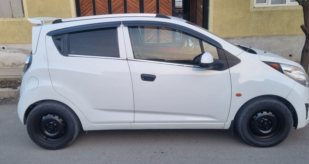 Chevrolet Spark oq rangli 3 pozitsiya