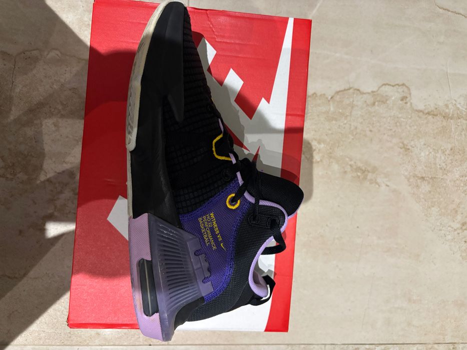 Nike LeBron Witnes 7