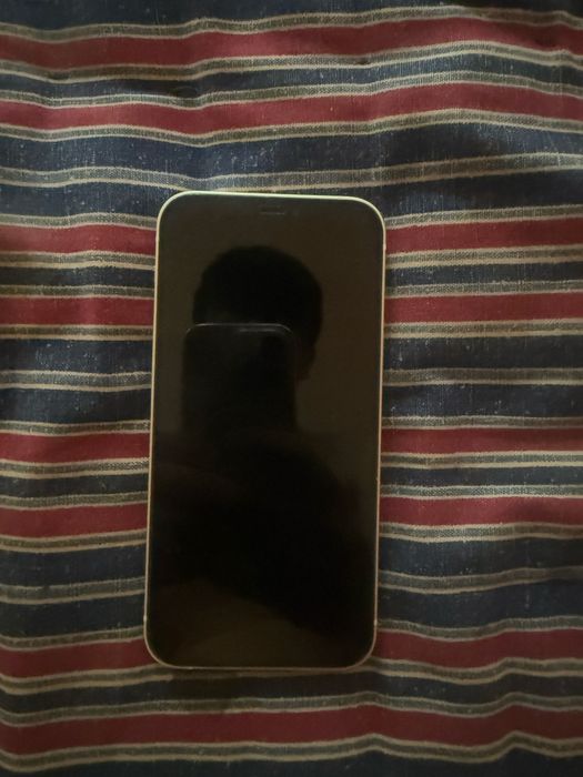 Iphone 12 sotladi abmen yoq