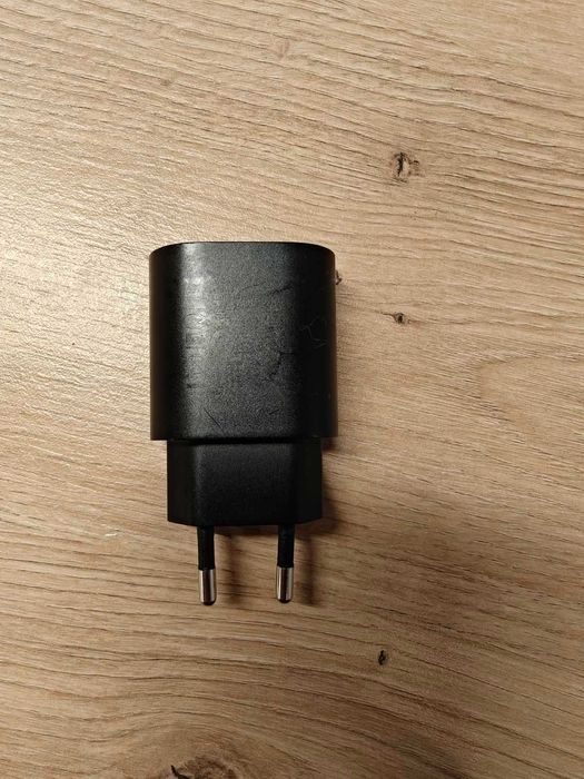 Продавам Nokia XR21