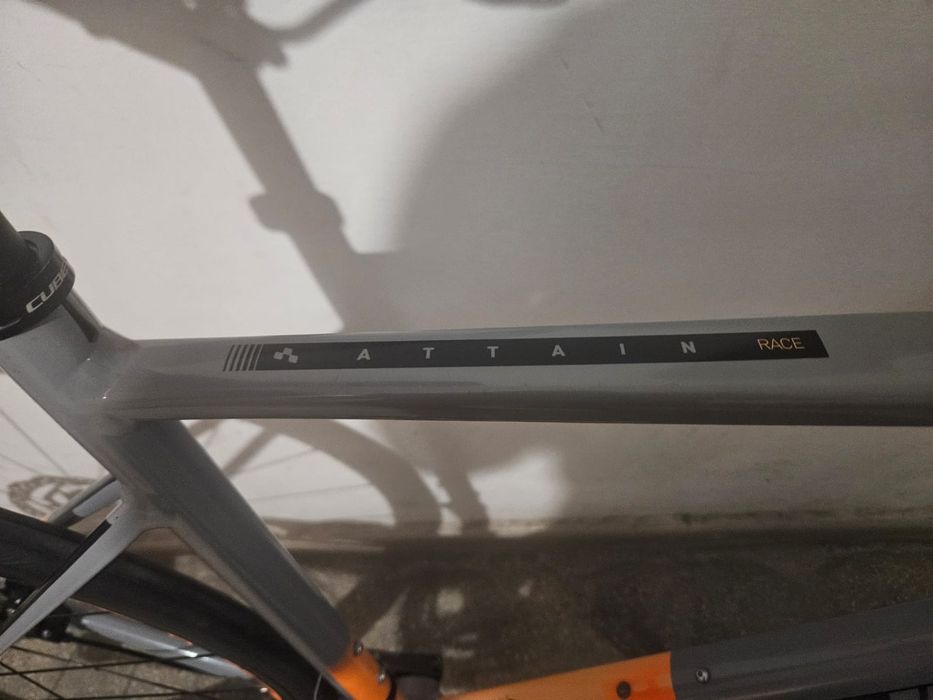 Bicicleta cube attain full Shimano tiagra