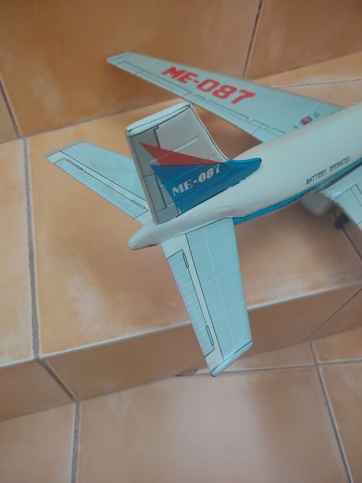 Jucărie veche, avion China ME 078