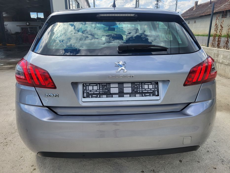 Peugeot 308 Hatchback 1.5 Bluehdi 131 cp E6 An 2018