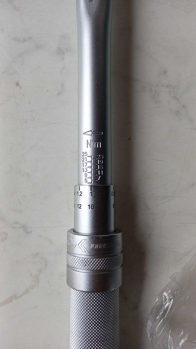 Jonnesway T04060 динамометрический ключ.