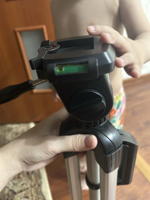 Продам штатив напольный